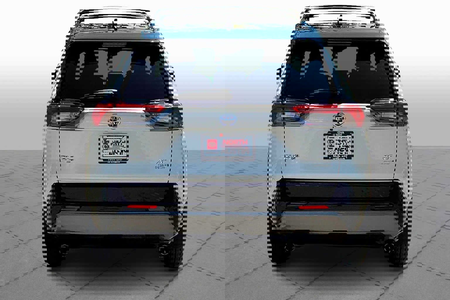 Used 2021 Toyota RAV4 XSE AWD/4WD image 5