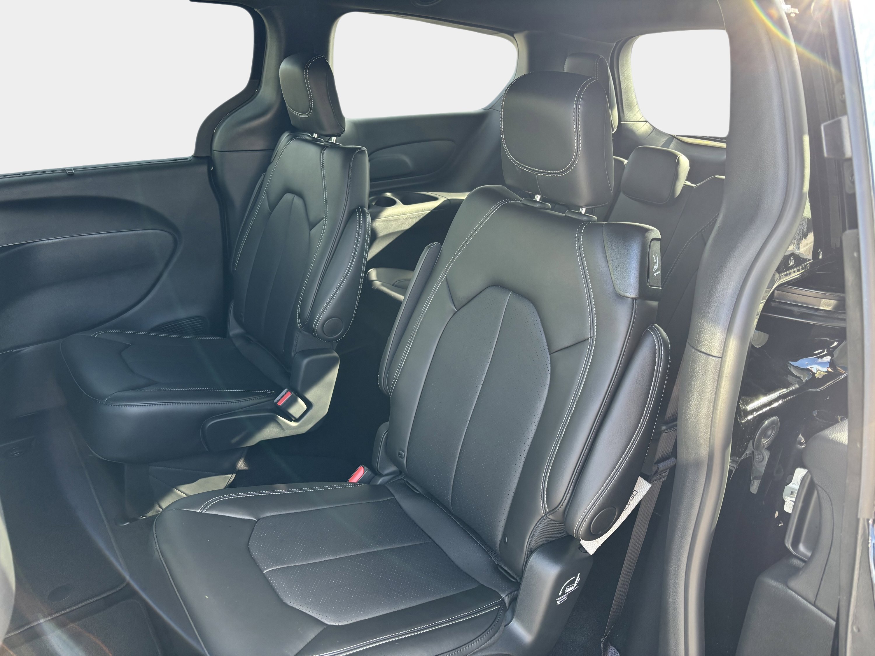 New 2026 Chrysler Pacifica Select image 10