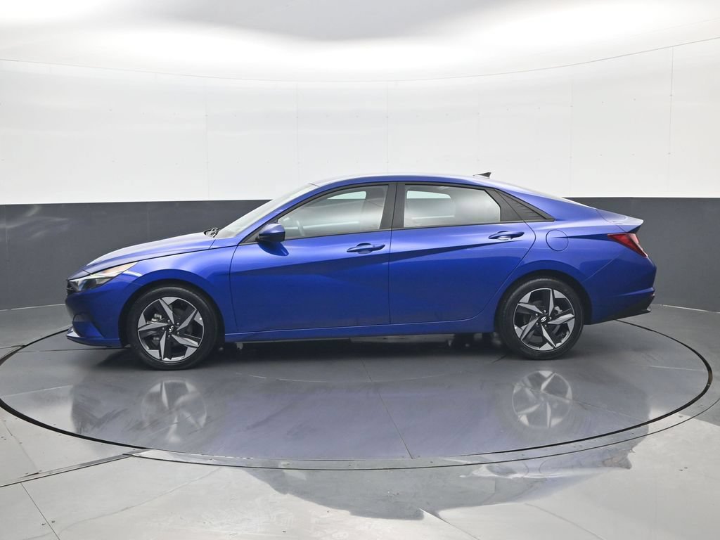 Certified 2023 Hyundai Elantra SEL w/ Convenience Package FWD image 9