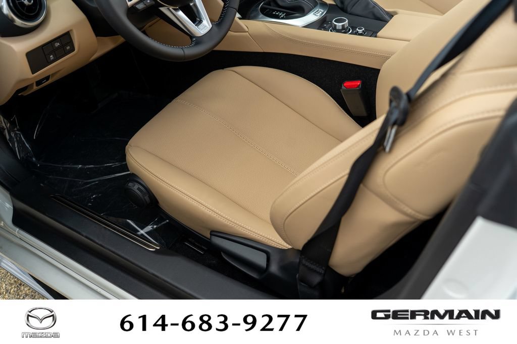 New 2026 MAZDA MX-5 Miata RF Grand Touring w/ Appearance Package RWD image 23