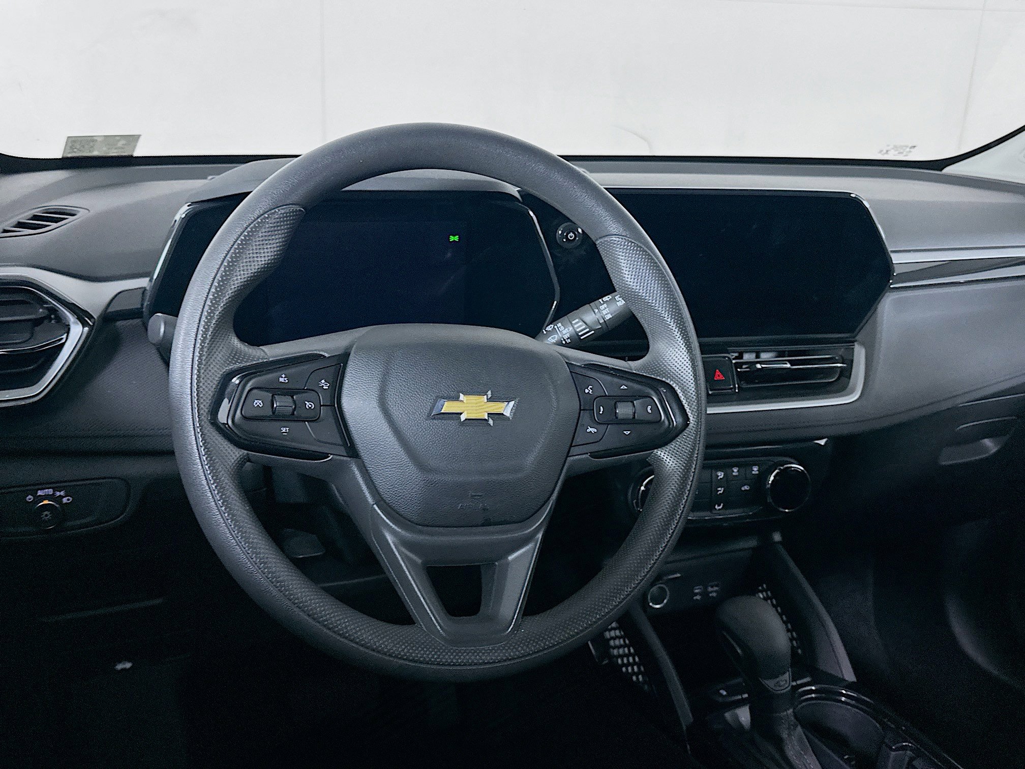 Used 2024 Chevrolet TrailBlazer LT FWD image 18