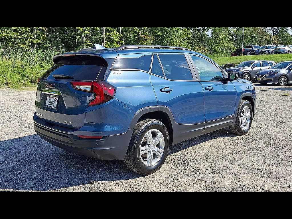 Used 2024 GMC Terrain SLE w/ Driver Convenience Package AWD/4WD image 8