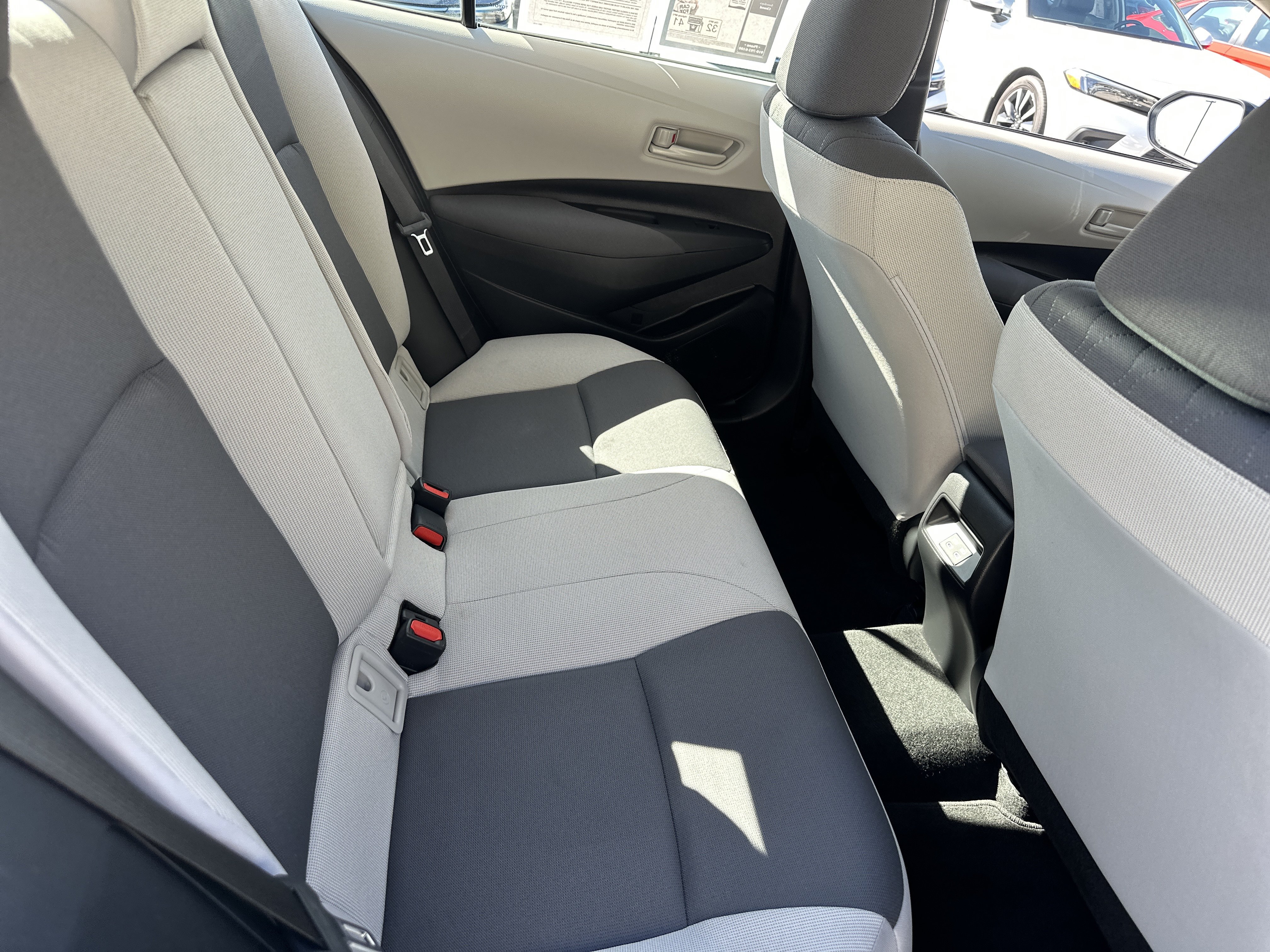 Used 2025 Toyota Corolla LE FWD image 14