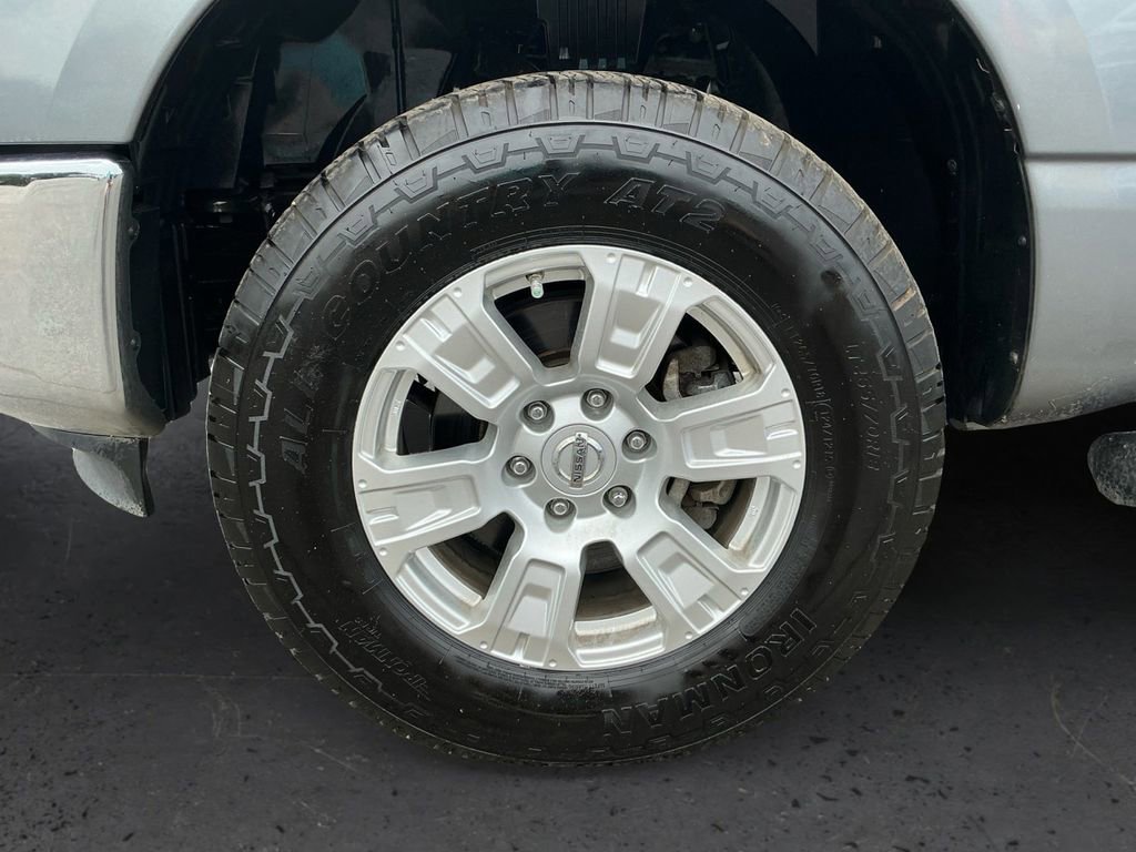 Used 2018 Nissan Titan SV AWD/4WD image 13