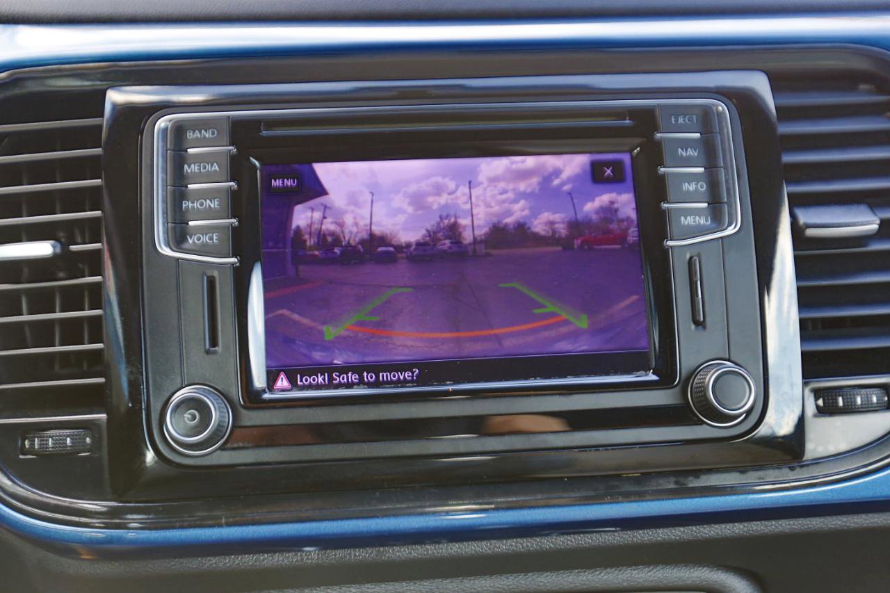 Used 2017 Volkswagen Beetle 1.8T SE FWD image 9