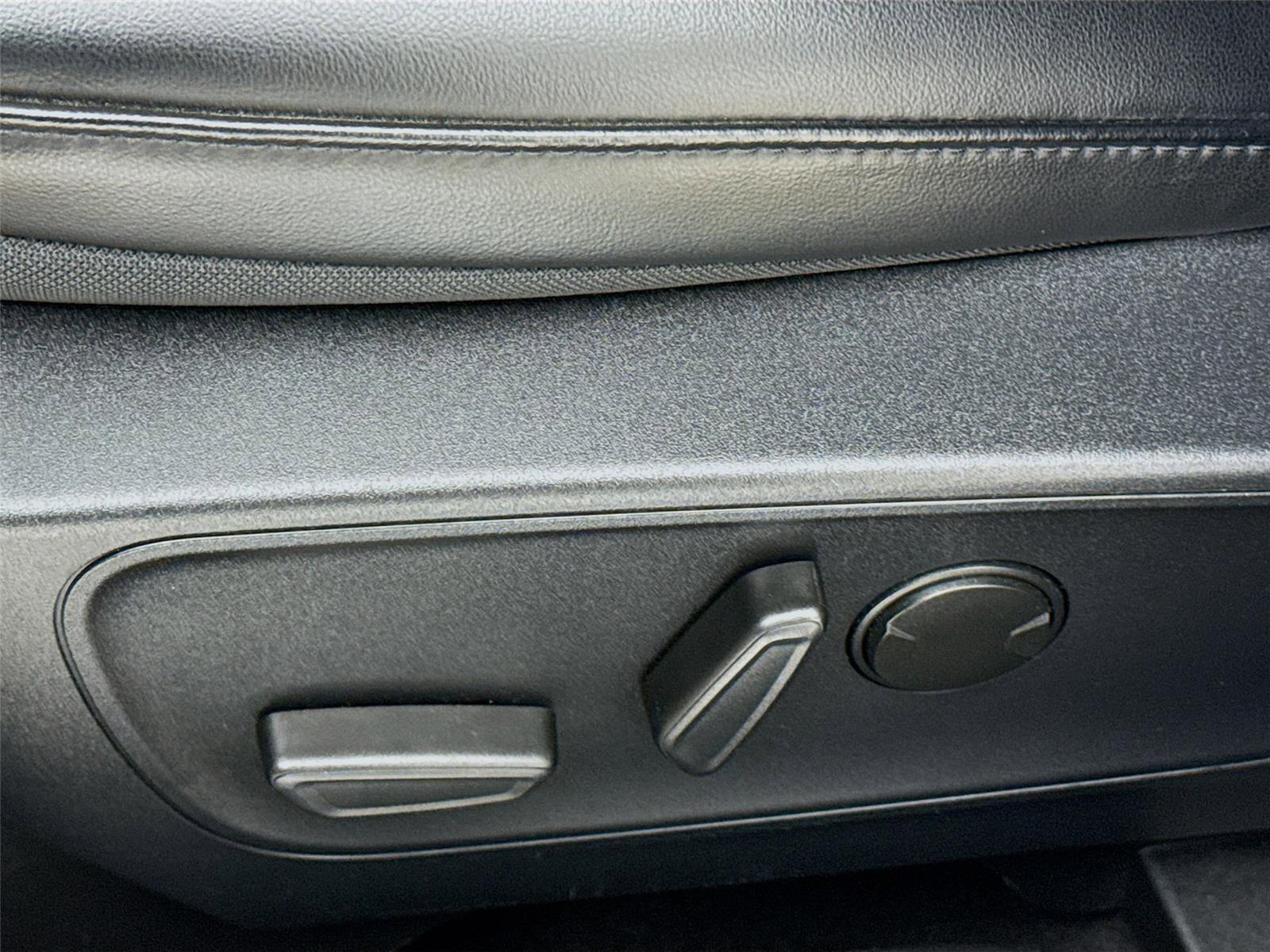 Used 2024 Ford Escape ST-Line image 21