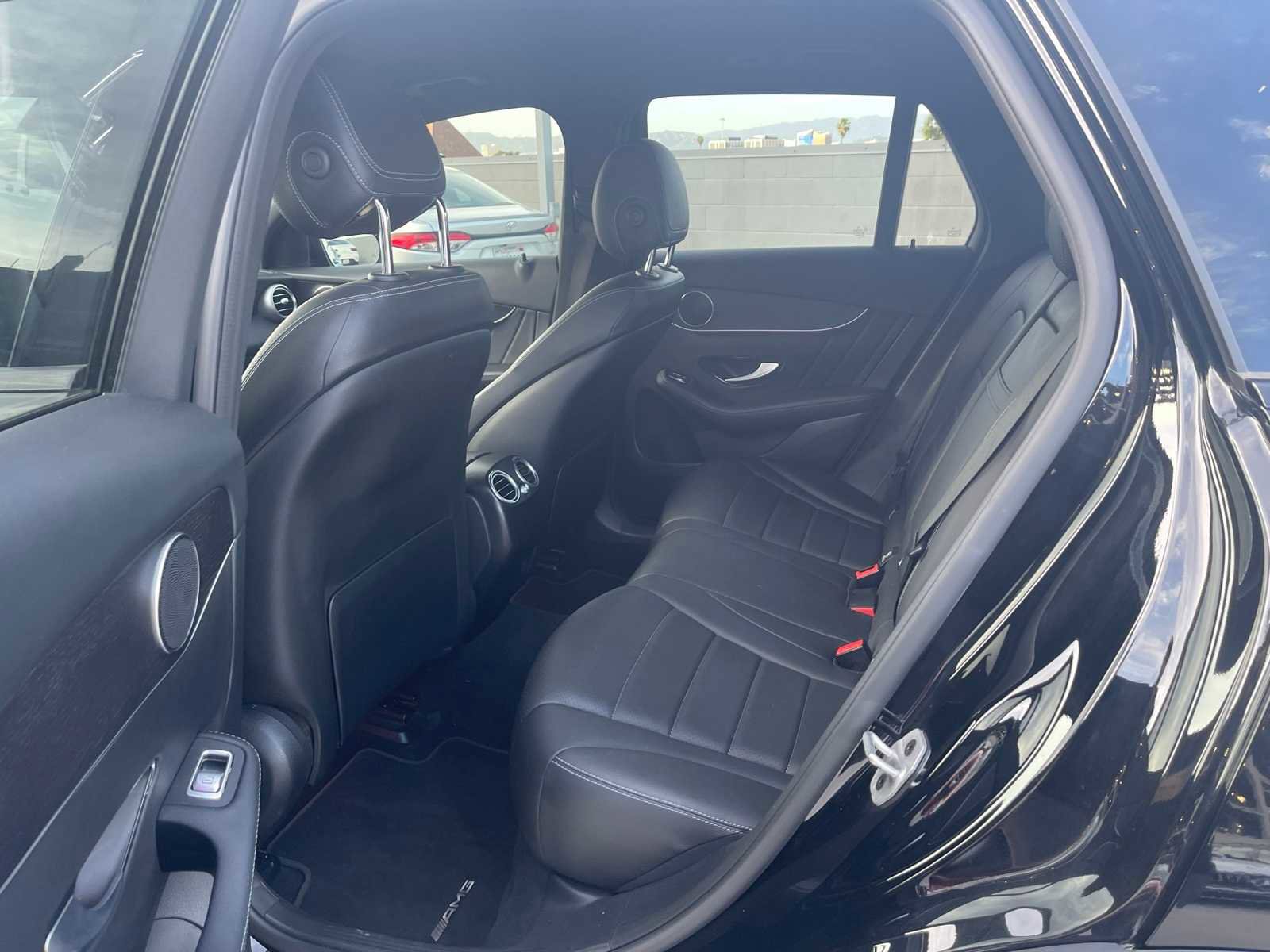 Used 2022 Mercedes-Benz GLC 300 4MATIC image 3