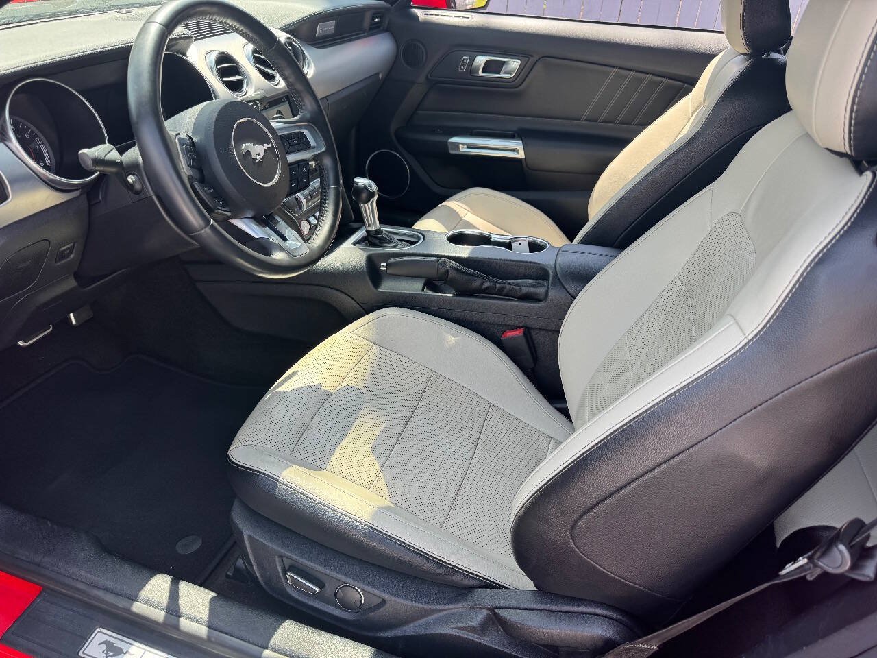 Used 2018 Ford Mustang Premium RWD image 6
