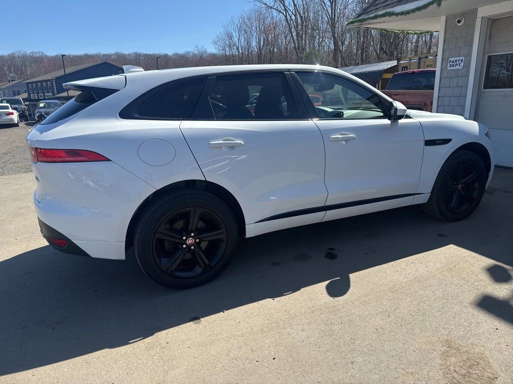 Used 2017 Jaguar F-PACE R-Sport image 11