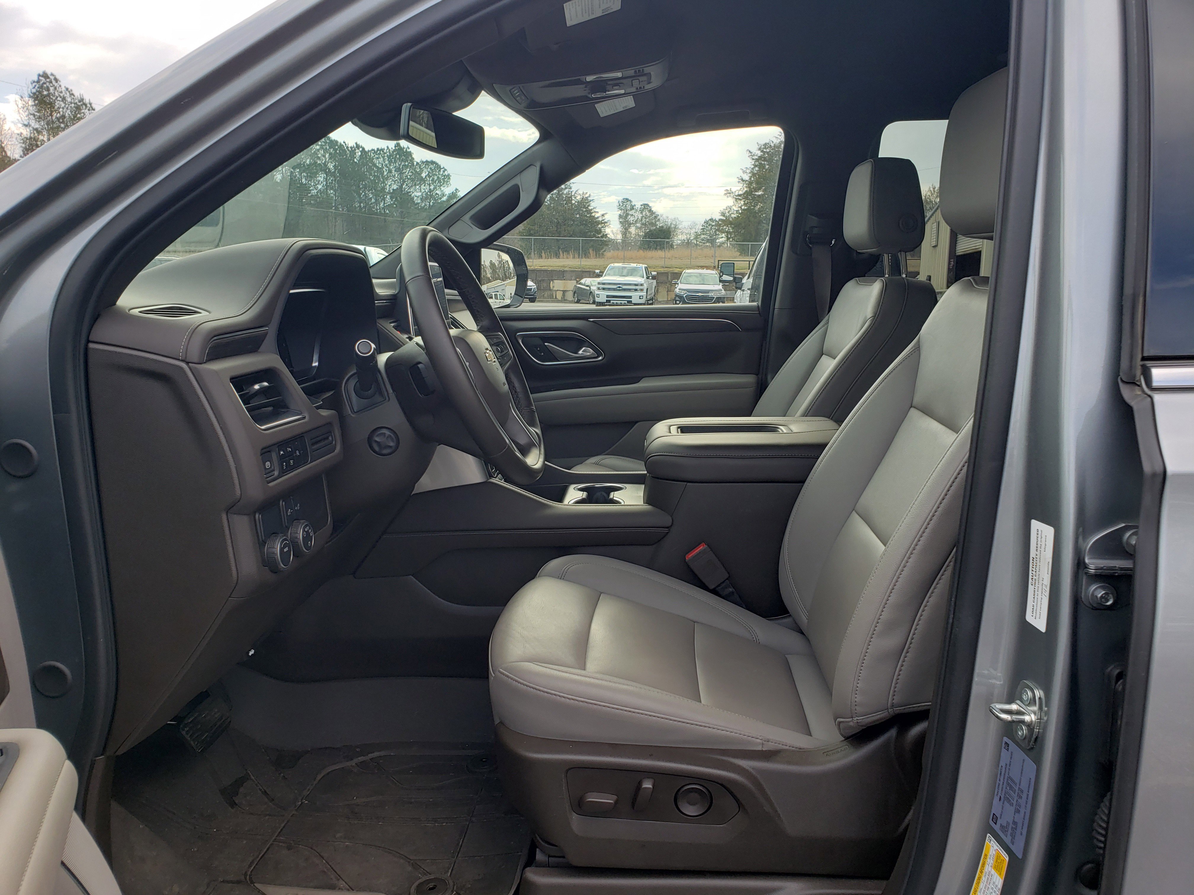 Used 2024 Chevrolet Tahoe LT w/ Luxury Package image 30