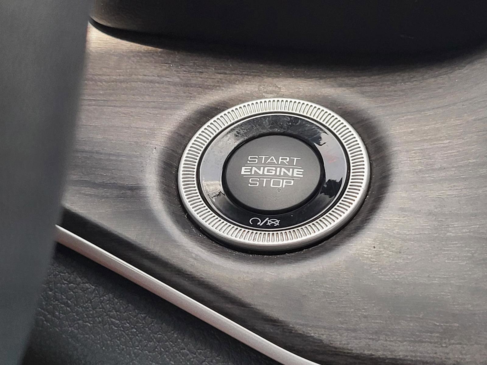 Used 2023 Jeep Grand Cherokee Limited image 16