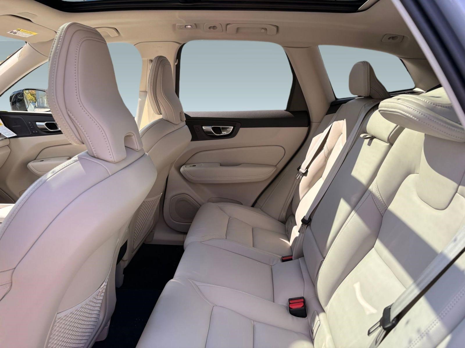 New 2026 Volvo XC60 B5 Ultra w/ Climate Package image 25