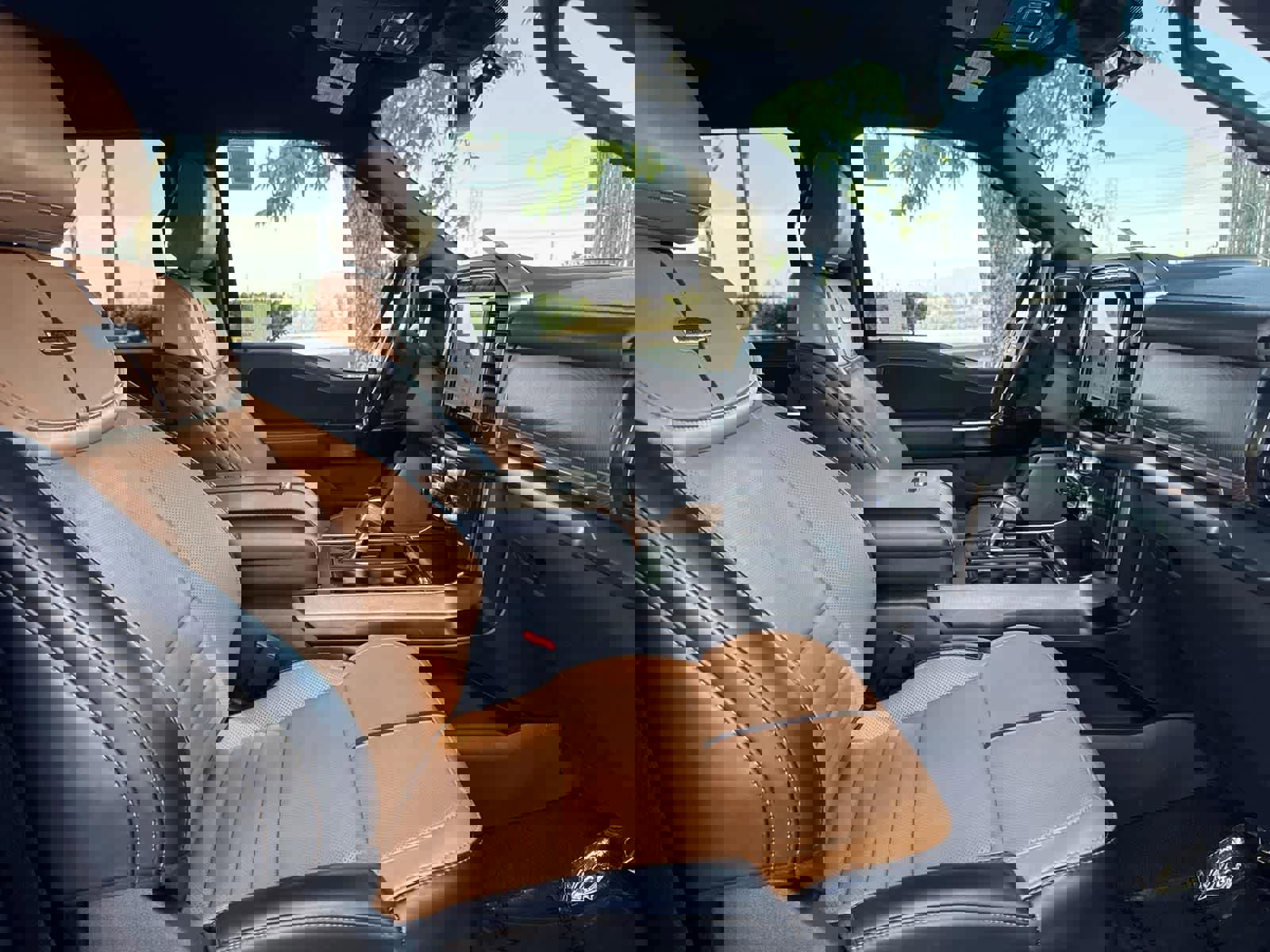 Used 2023 Ford F150 Platinum image 39