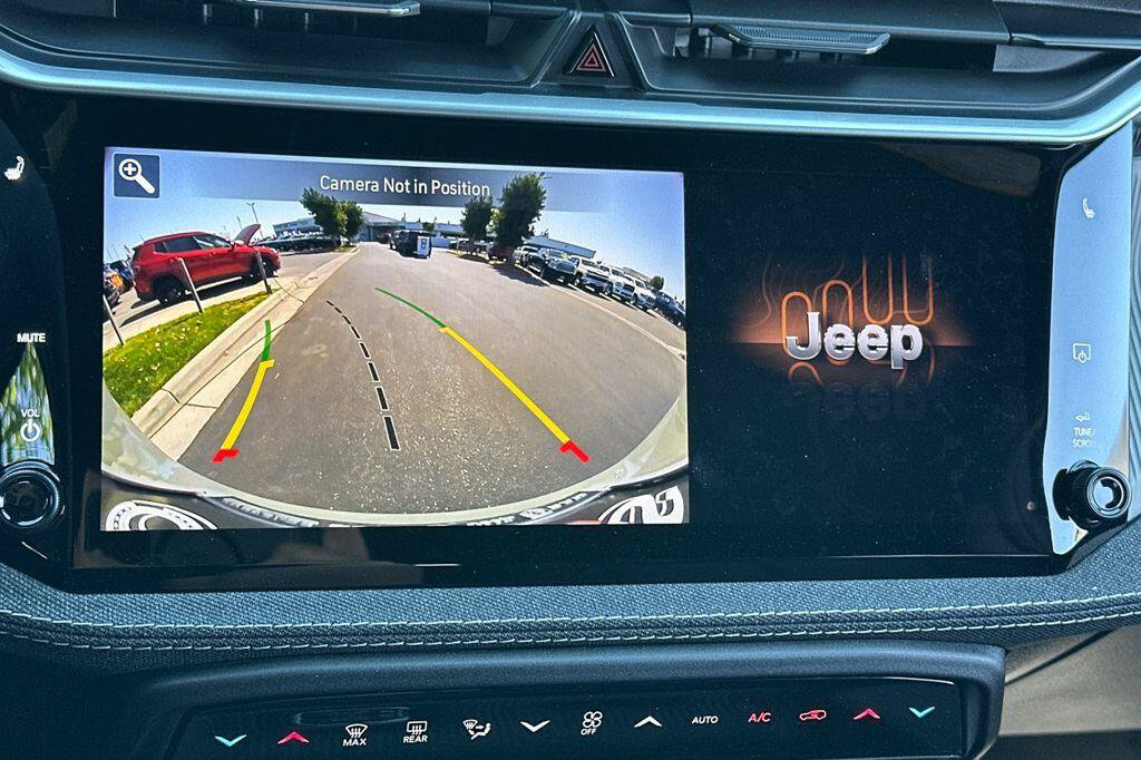 New 2026 Jeep Cherokee Laredo AWD/4WD image 19