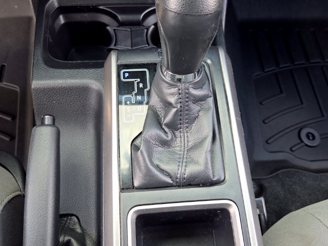 Used 2021 Toyota Tacoma SR5 AWD/4WD image 19