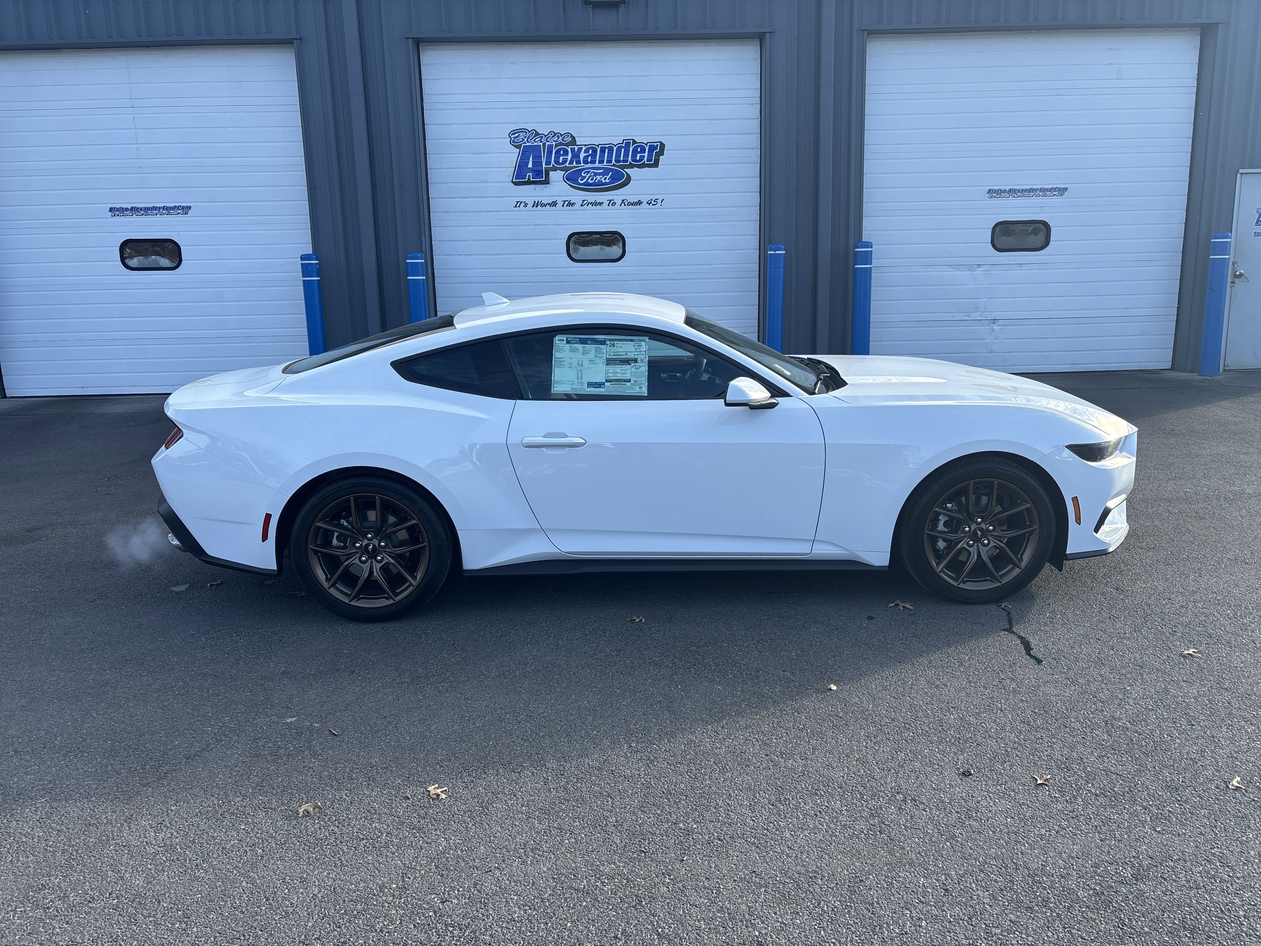 New 2026 Ford Mustang Coupe video 2