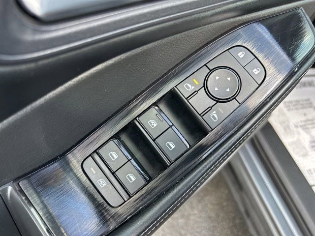 Used 2024 Nissan Rogue SV image 12