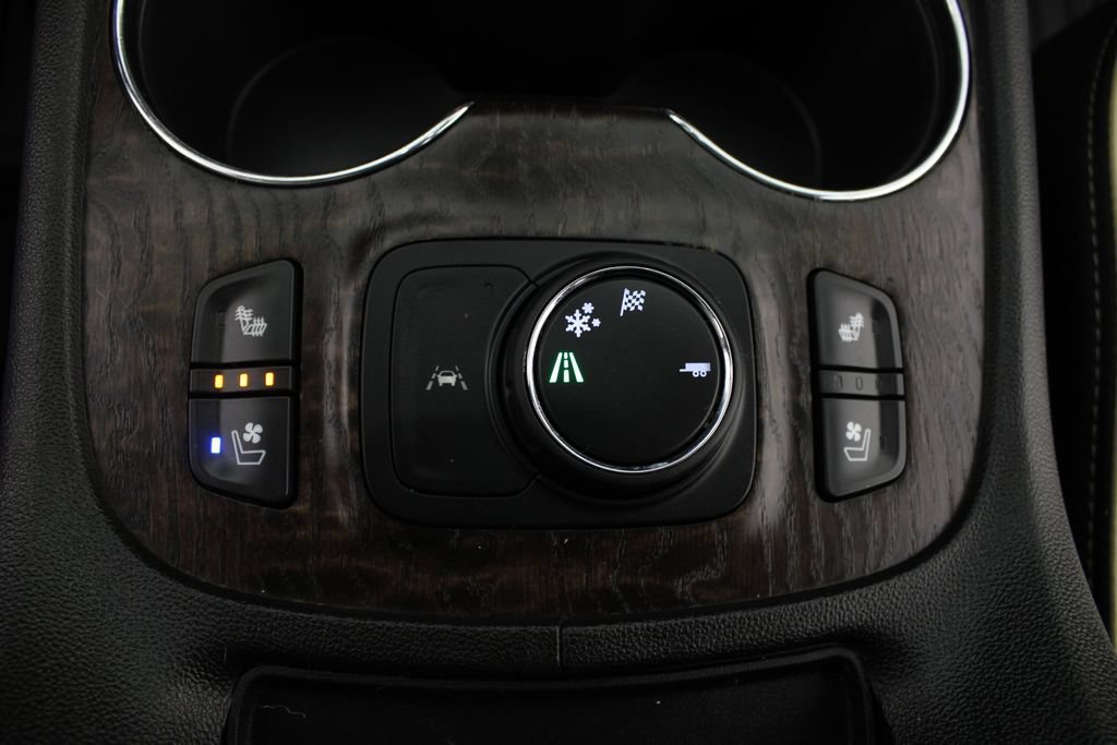 Used 2023 GMC Acadia Denali w/ Denali Ultimate Package FWD image 9