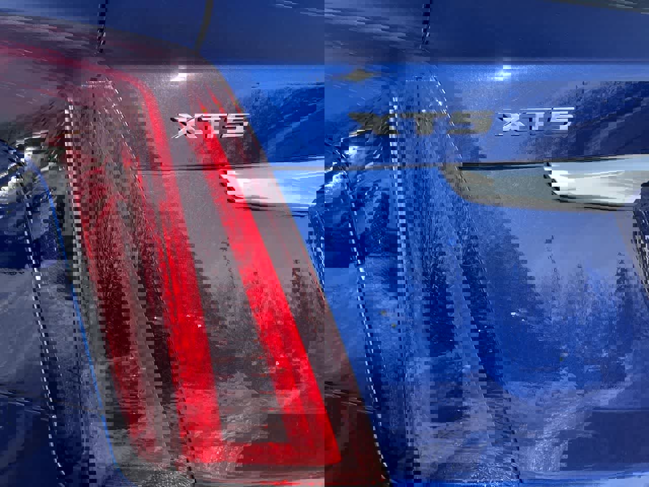 Certified 2023 Cadillac XT5 Premium Luxury image 40