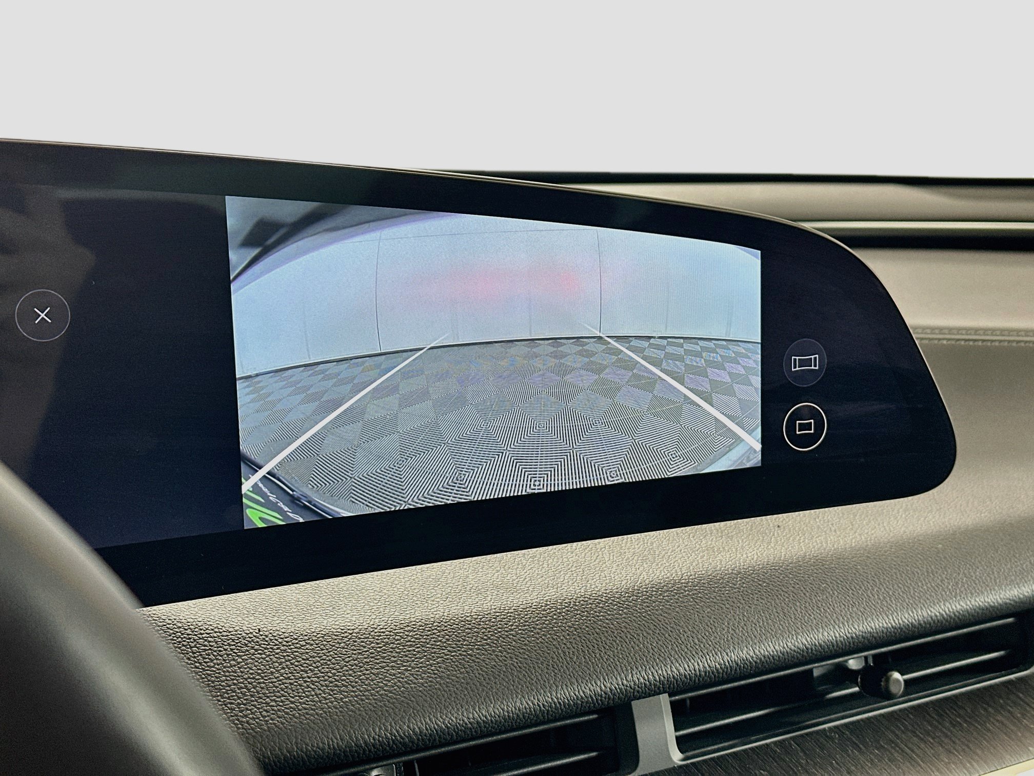 Used 2024 Lucid Air Touring AWD/4WD image 22