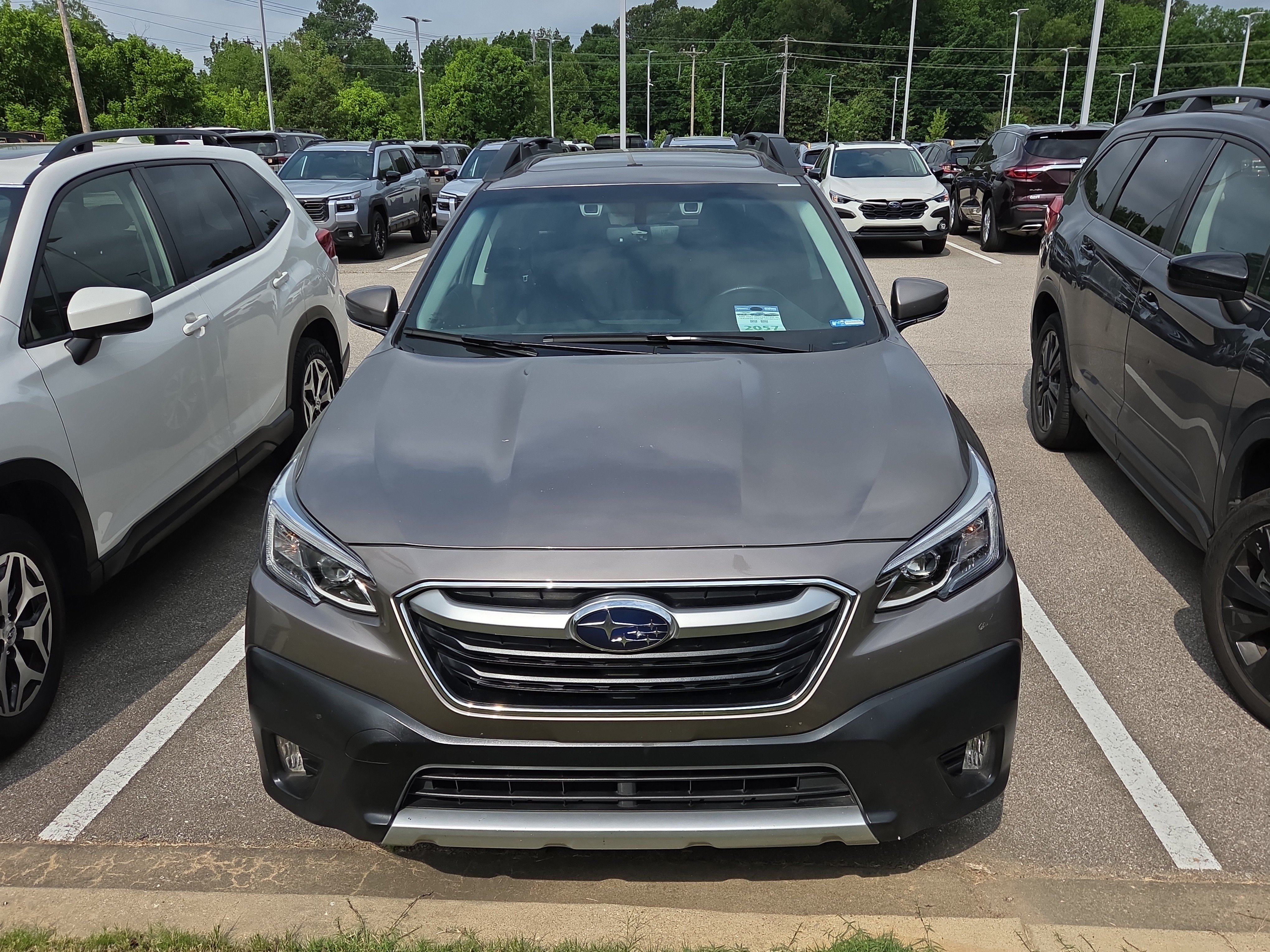 Used 2022 Subaru Outback Limited w/ Popular Package #2 AWD/4WD image 3