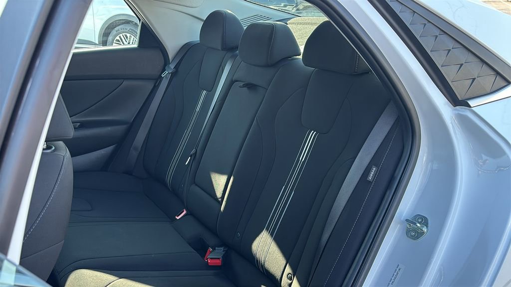 Used 2025 Hyundai Elantra SEL image 27