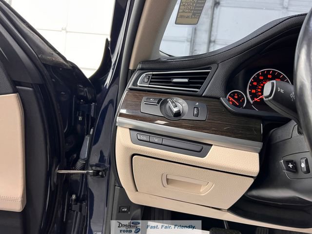 Used 2011 BMW 750i image 22