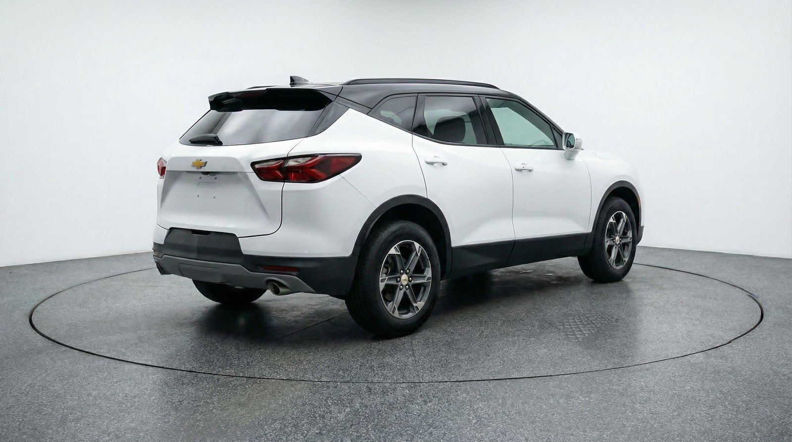 Used 2025 Chevrolet Blazer LT FWD image 9