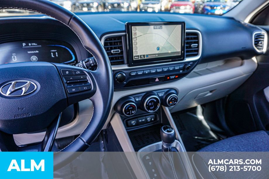 Used 2024 Hyundai Venue Limited image 32