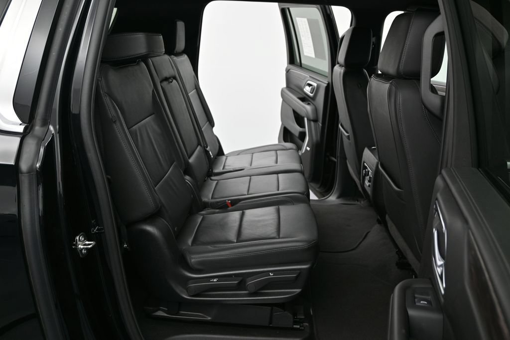 Used 2024 Chevrolet Suburban LT AWD/4WD image 8