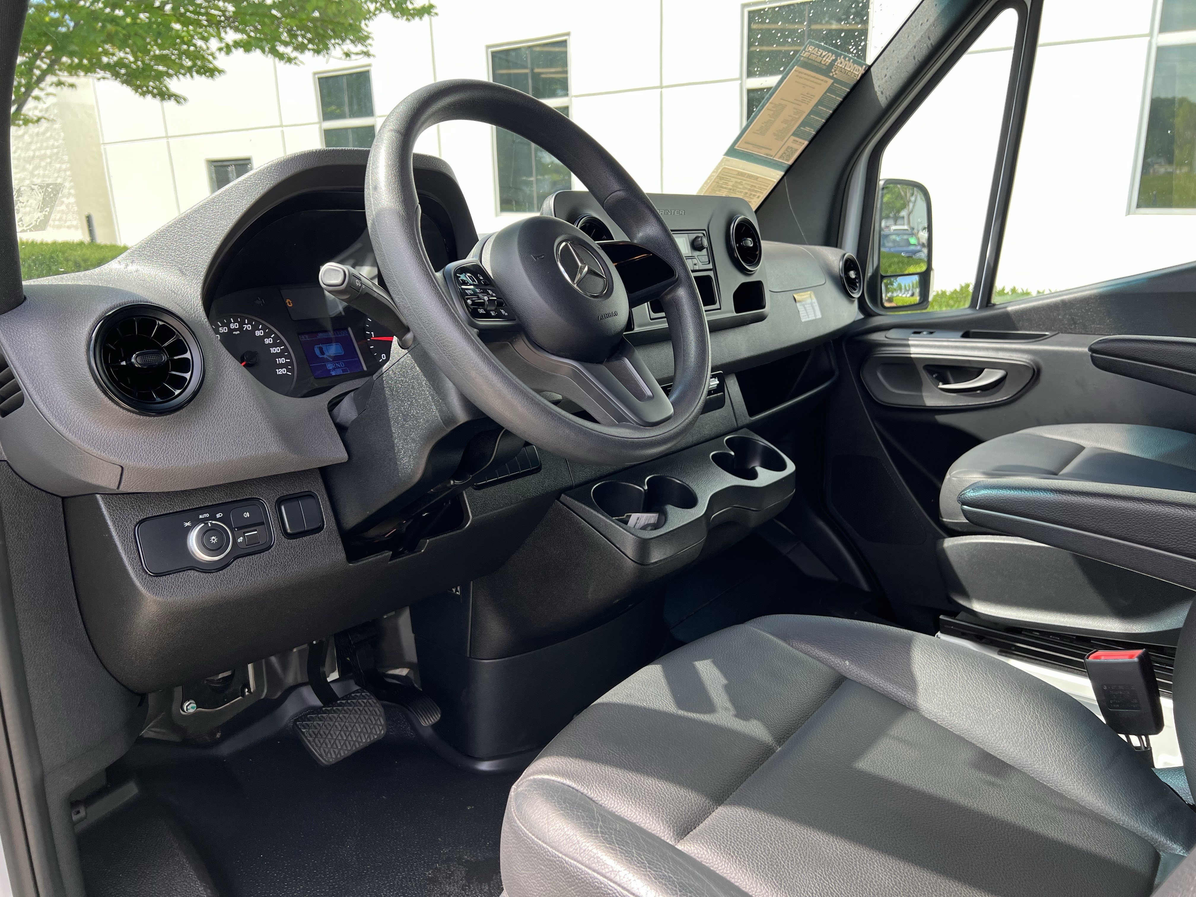 Used 2022 Mercedes-Benz Sprinter 2500 image 17