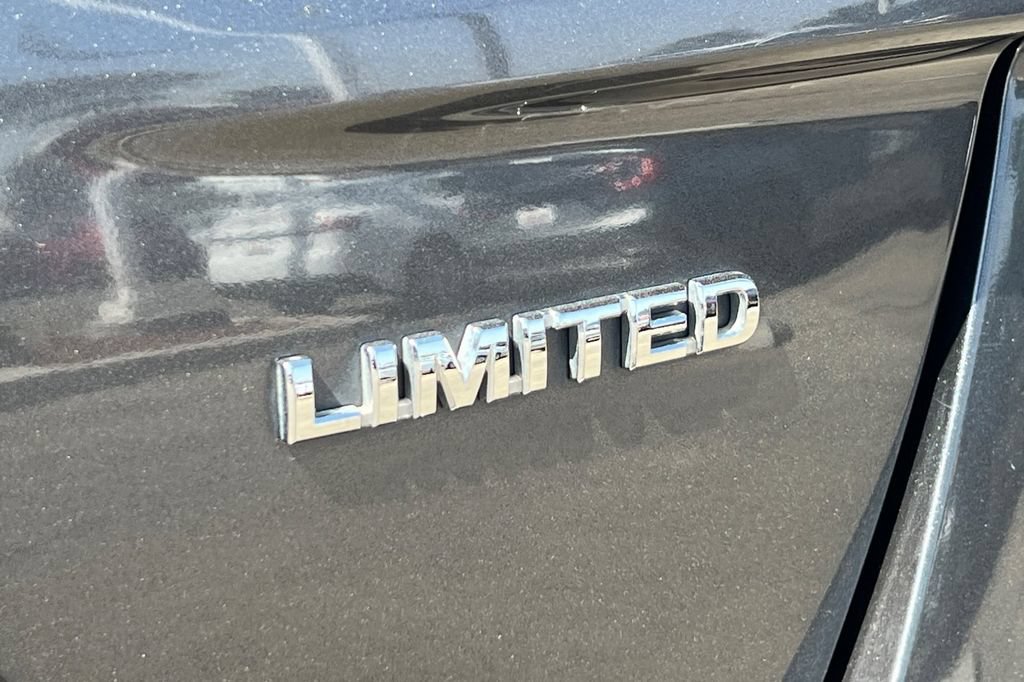Certified 2021 Toyota Prius Prime Limited FWD image 30