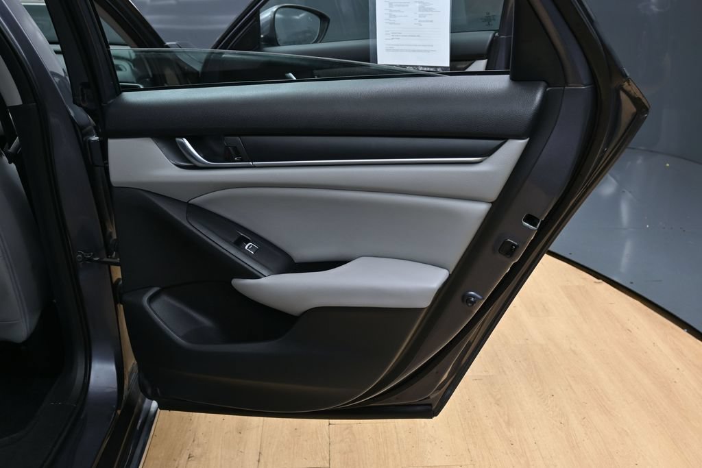 Used 2018 Honda Accord EX image 36