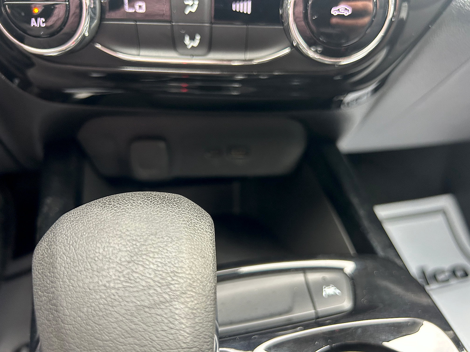 Used 2025 Chevrolet Trax LT FWD image 17
