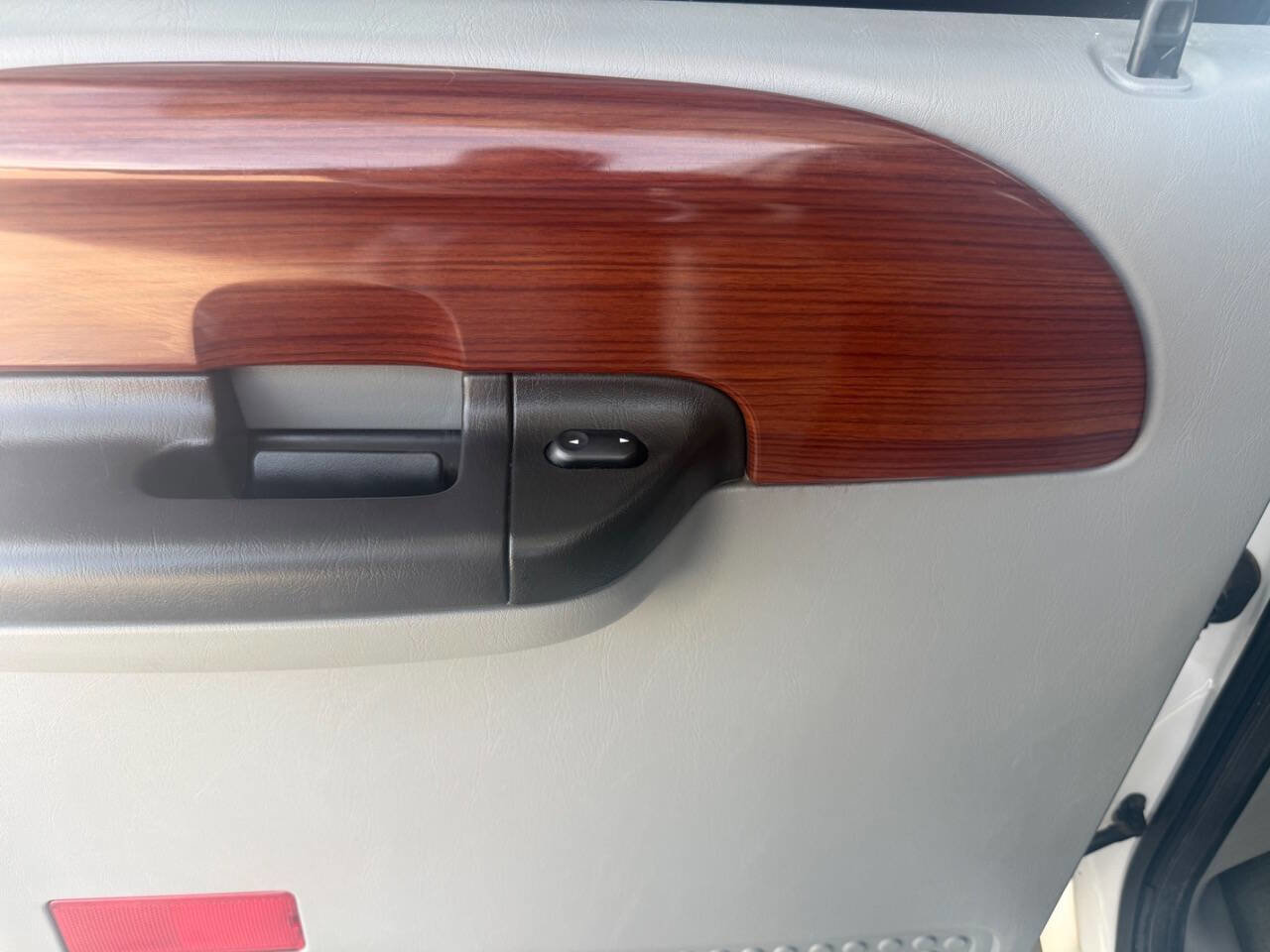 Used 2005 Ford F350 Lariat image 27