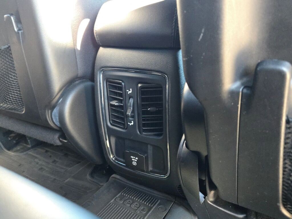 Used 2021 Jeep Grand Cherokee Laredo X image 10