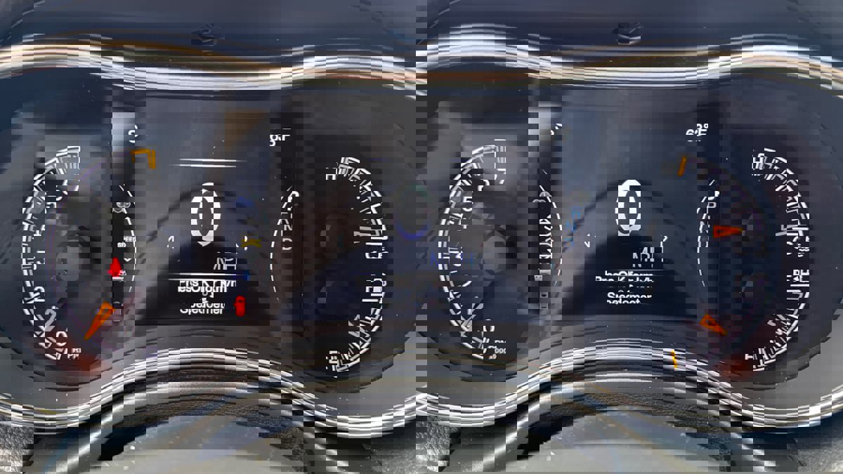 Used 2022 Jeep Grand Cherokee Limited image 15