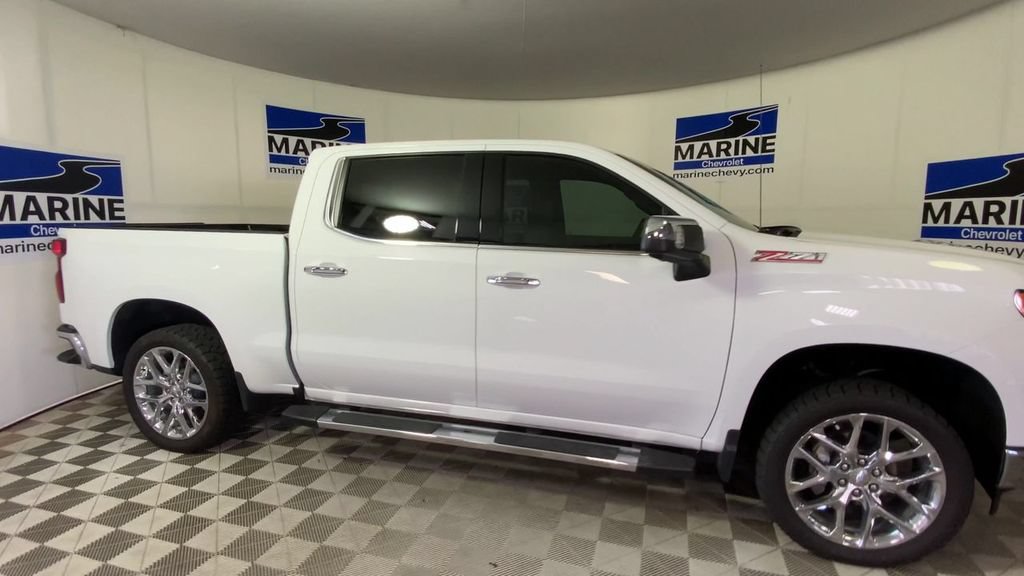 Used 2025 Chevrolet Silverado 1500 LTZ AWD/4WD image 3