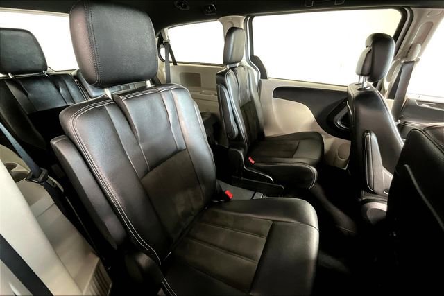 Used 2019 Dodge Grand Caravan SXT image 27