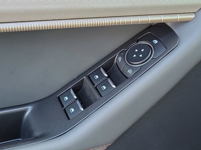 Used 2025 Ford Explorer Active RWD image 15