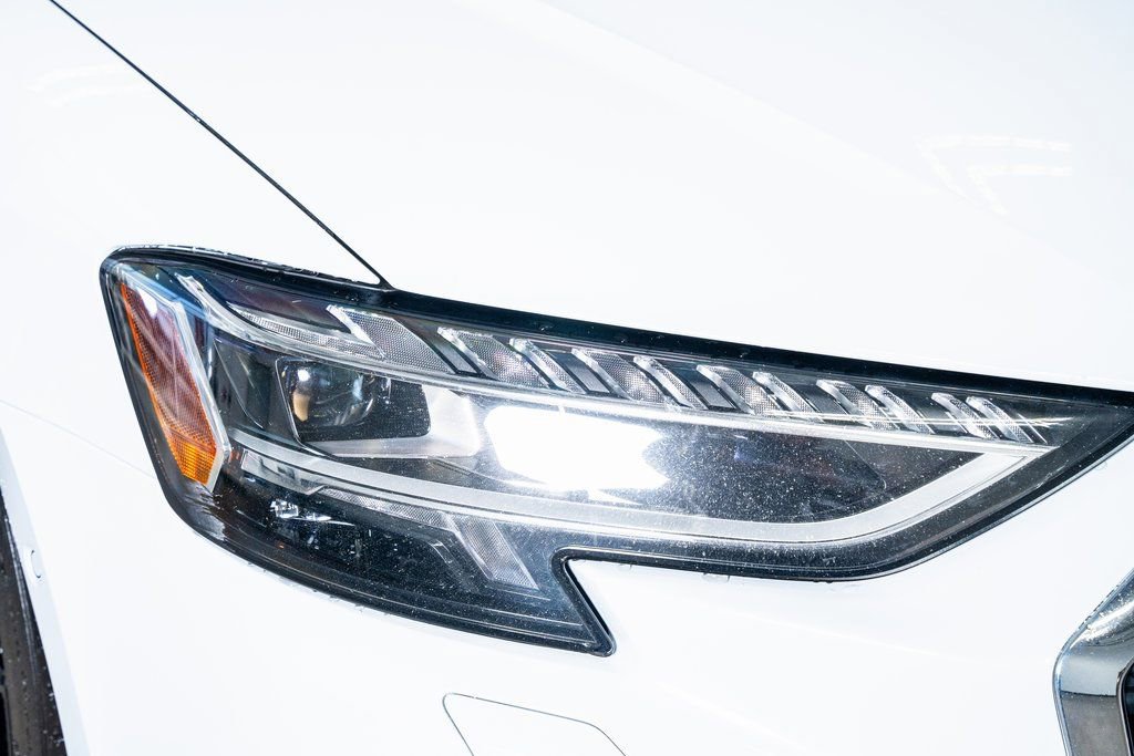 Used 2023 Audi S8 image 19