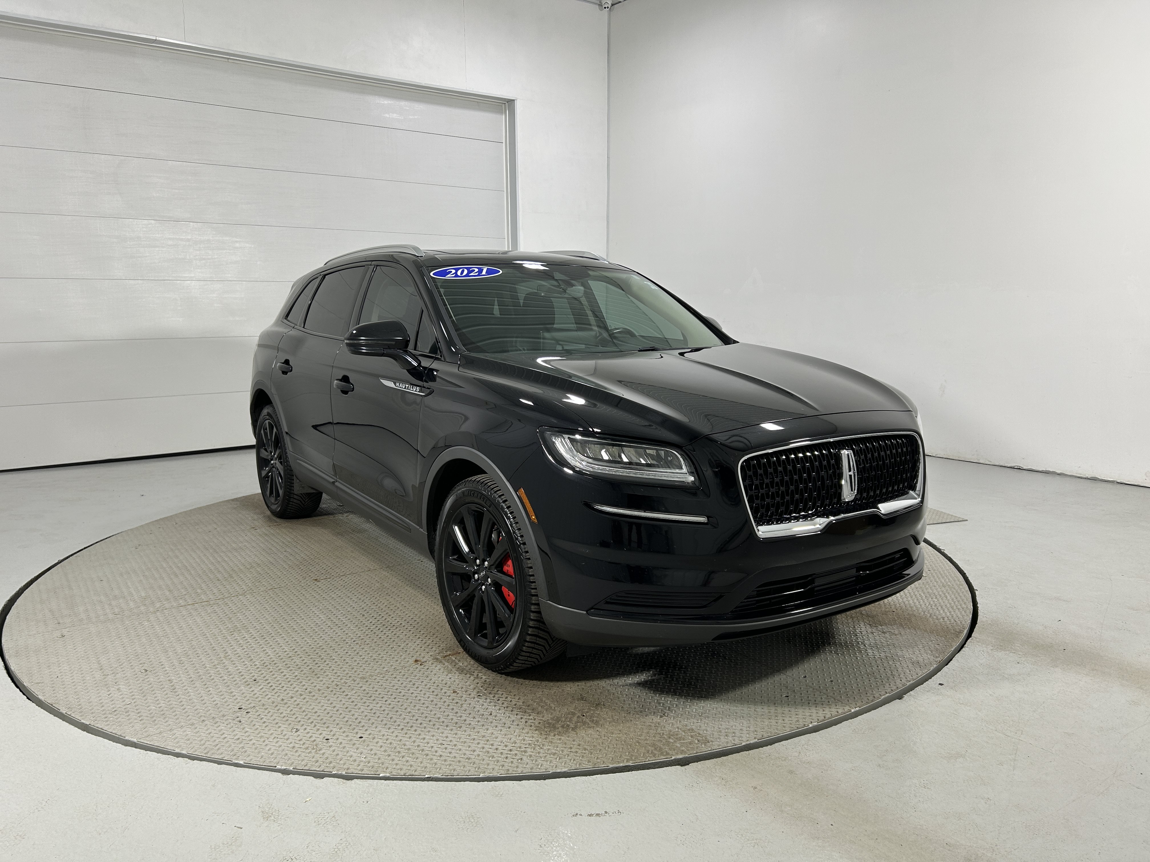 Used 2021 Lincoln Nautilus Reserve w/ Monochromatic Package AWD/4WD image 2