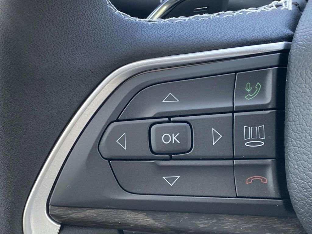 New 2026 Jeep Grand Cherokee Limited w/ Luxury Tech Group II RWD image 54
