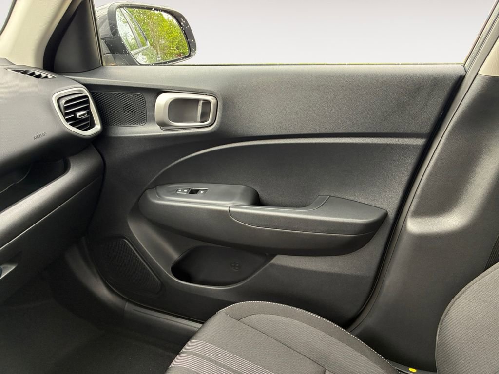 New 2026 Hyundai Venue SEL FWD image 29