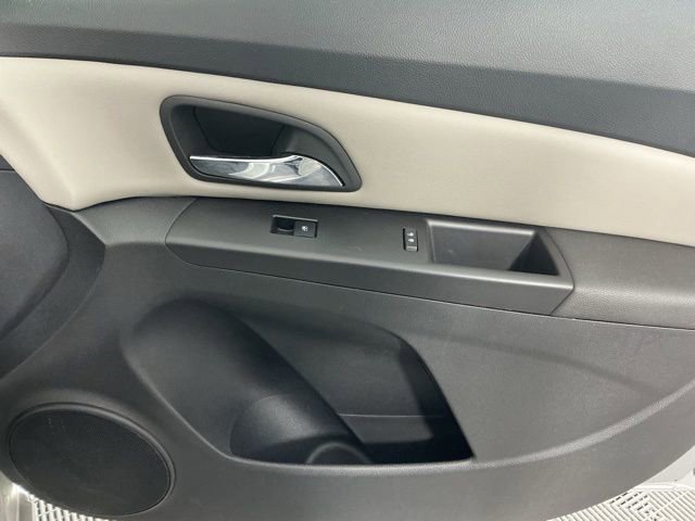 Used 2015 Chevrolet Cruze L FWD image 13
