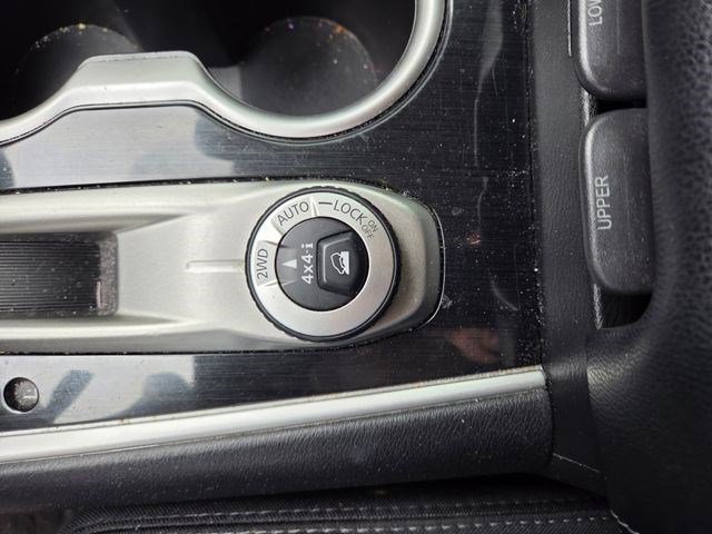 Used 2018 Nissan Pathfinder SV AWD/4WD image 8