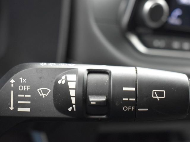 Used 2023 Nissan Rogue SV AWD/4WD image 26