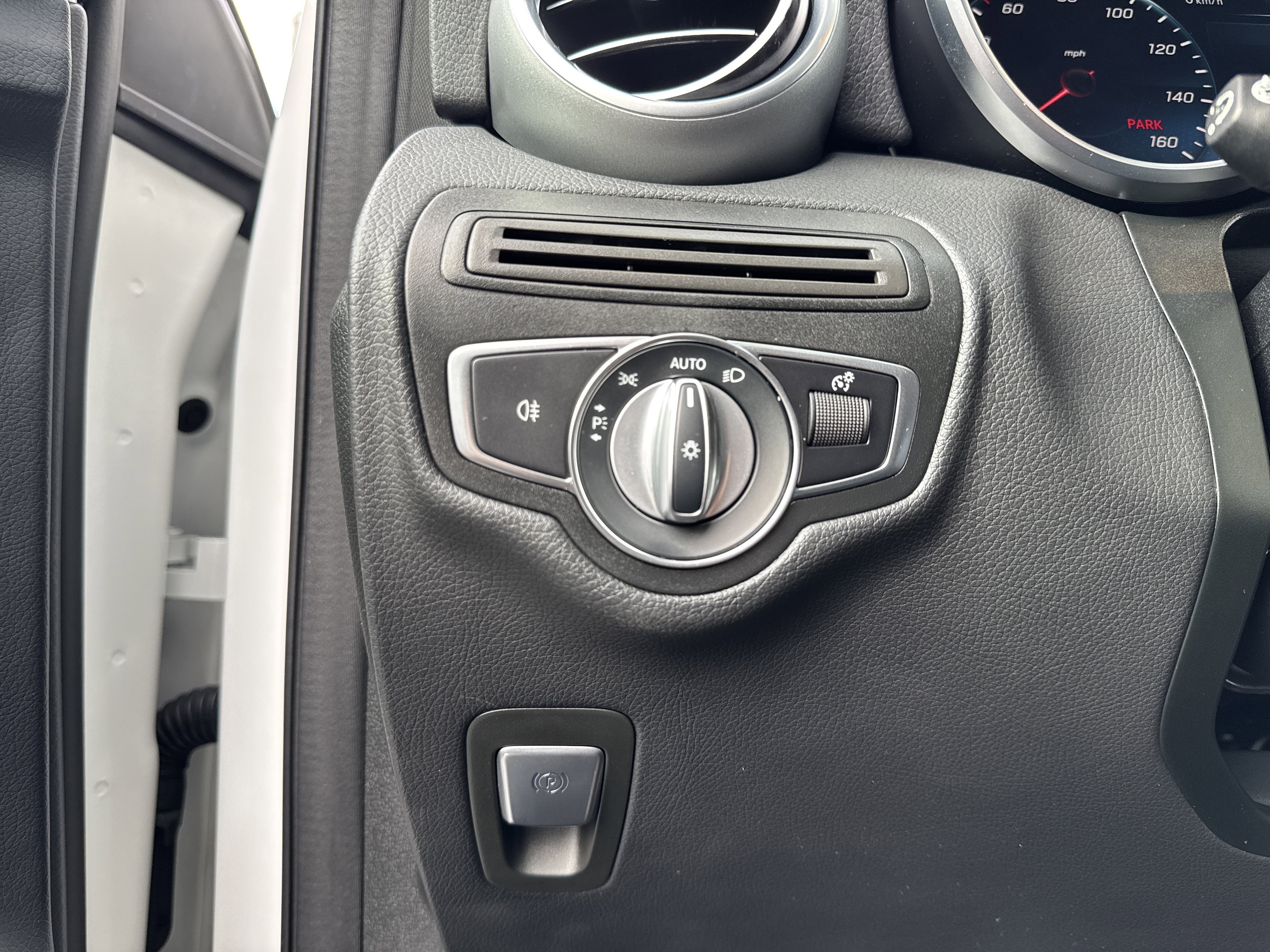 Used 2023 Mercedes-Benz GLC 300 4MATIC Coupe image 16