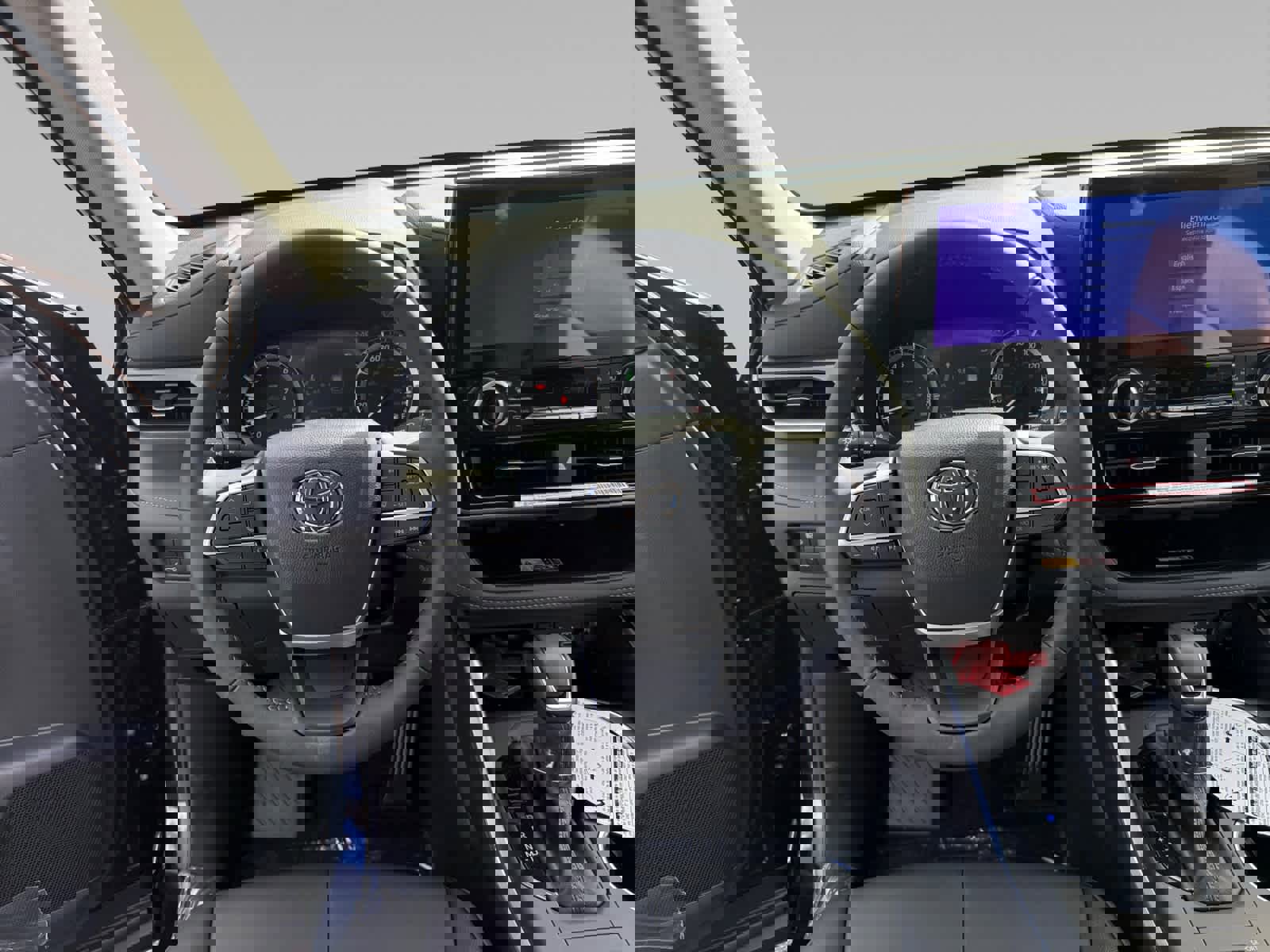 New 2025 Toyota Highlander XLE image 12