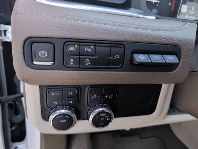 Used 2021 GMC Yukon XL Denali w/ LPO, Illumination Package AWD/4WD image 33
